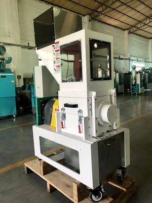 Difetti di plastica a bassa velocità industriali delle materozze di Granulator For Plastic della smerigliatrice del frantoio