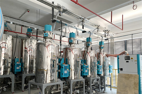 Capacità Sistema di alimentazione in plastica con telecomando PLC Capacità 500-2000 kg