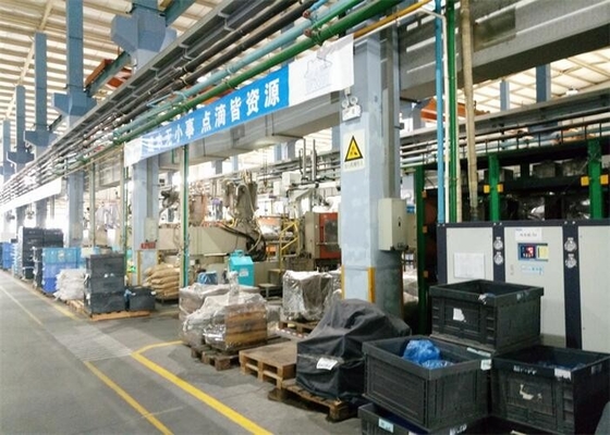 Alimentatore automatico del caricatore del saltatore di vuoto del motore asincrono per l'estrusione di plastica dell'iniezione
