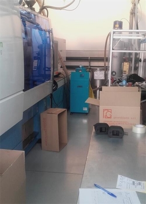 Saltatore industriale automatico separato del caricatore di vuoto per l'alimentazione di materia plastica