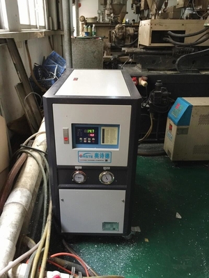 Refrigeratore industriale raffreddato ad acqua centrale di plastica OCM-10W per la refrigerazione della muffa