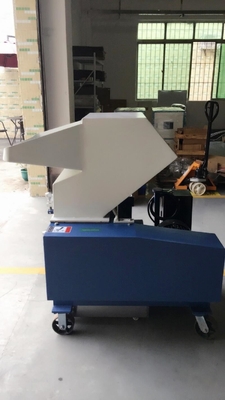 Macchina ad alta velocità OG-10FS Gray Color del Pulverizer del granulatore di difetti di plastica 7.5KW