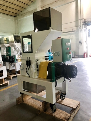 Difetti di plastica a bassa velocità industriali delle materozze di Granulator For Plastic della smerigliatrice del frantoio