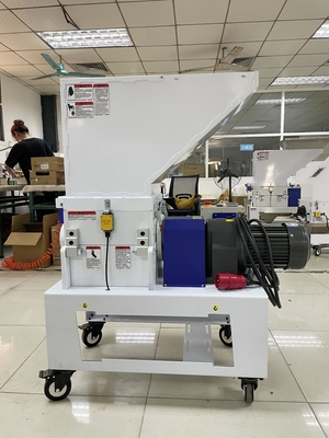 Smerigliatrice di plastica industriale a bassa velocità OG-2LS del granulatore del frantoio per i difetti delle materozze