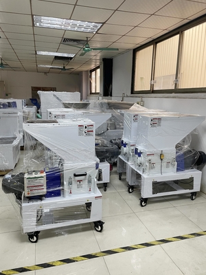 Frantoio di plastica a bassa velocità SUS, granulatore di plastica del frantoio della smerigliatrice 380V