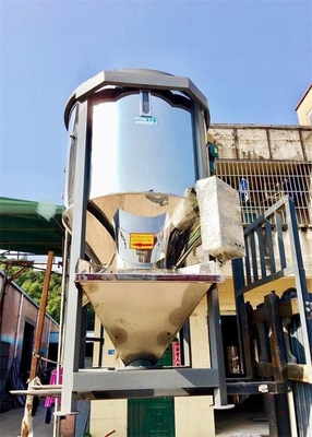Tipo verticale della grande del volume di plastica della resina del miscelatore macchina del miscelatore per la mescolanza della materia plastica
