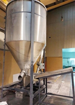 Alimentando e trasportando il trasportatore dell'alimentatore di vite per i fiocchi di plastica dei granelli