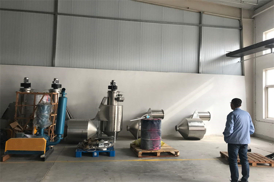 Sistema di alimentazione centralizzato automatico di capacità 500-2000 kg per l'essiccazione dei materiali di plastica